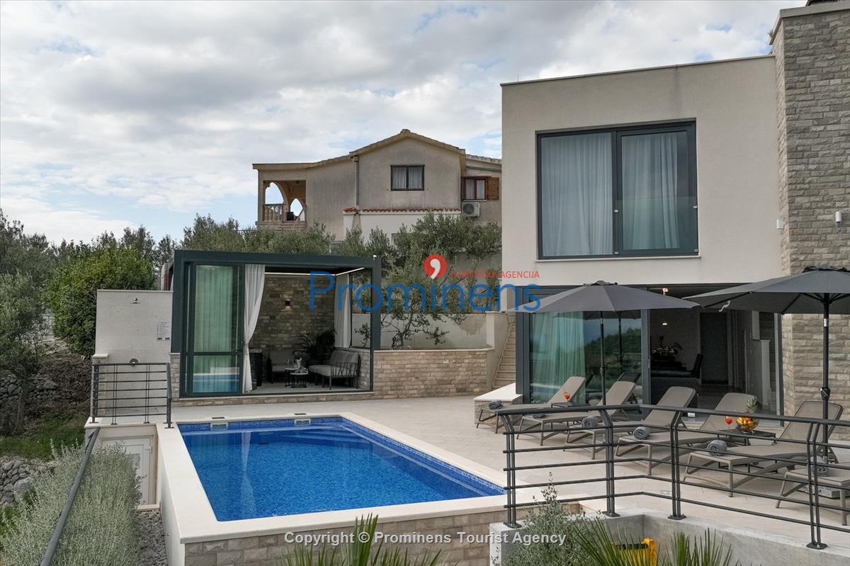 Ferienhaus Villa Oscar in Makarska mit beheiztem Pool, Whirlpool, Terrasse und Meerblick- ruhiger Familienurlaub