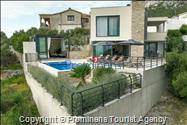 Ferienhaus Villa Oscar in Makarska mit beheiztem Pool, Whirlpool, Terrasse und Meerblick- ruhiger Familienurlaub