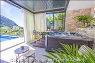 Ferienhaus Villa Oscar in Makarska mit beheiztem Pool, Whirlpool, Terrasse und Meerblick- ruhiger Familienurlaub