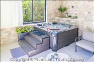Ferienhaus Villa Oscar in Makarska mit beheiztem Pool, Whirlpool, Terrasse und Meerblick- ruhiger Familienurlaub