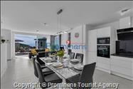 Ferienhaus Villa Oscar in Makarska mit beheiztem Pool, Whirlpool, Terrasse und Meerblick- ruhiger Familienurlaub