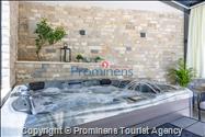 Ferienhaus Villa Oscar in Makarska mit beheiztem Pool, Whirlpool, Terrasse und Meerblick- ruhiger Familienurlaub