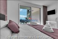 Ferienhaus Villa Oscar in Makarska mit beheiztem Pool, Whirlpool, Terrasse und Meerblick- ruhiger Familienurlaub
