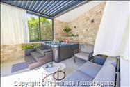 Ferienhaus Villa Oscar in Makarska mit beheiztem Pool, Whirlpool, Terrasse und Meerblick- ruhiger Familienurlaub