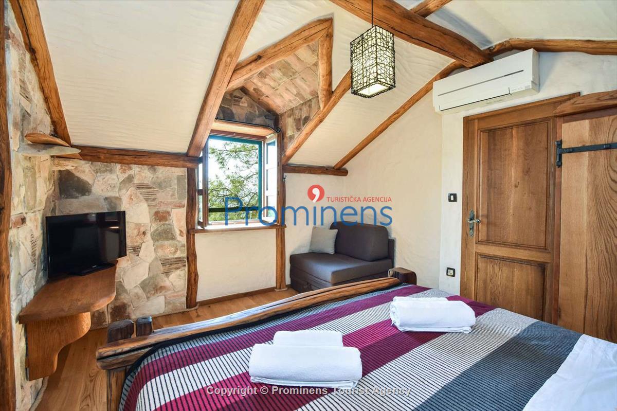 Alleinstehendes Ferienhaus Rubin in  der Bucht mit 130.000 qm