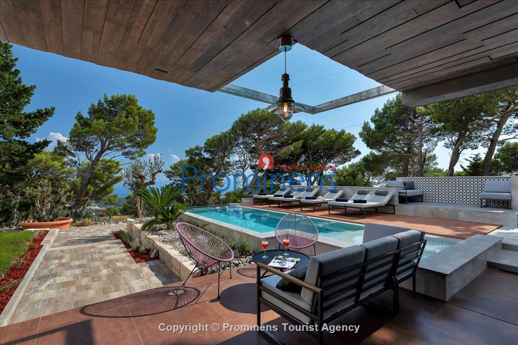 Erlebe den ultimativen Luxusurlaub in Kroatien - Miete die Villa DeLinda in Makarska mit Infinity-Pool und einen atemberaubenden Blick auf das Meer