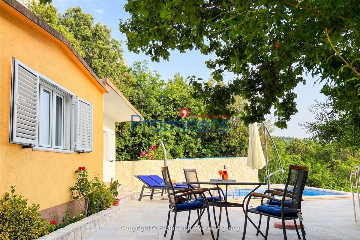Ferienhaus Giran mit Pool und Meerblick in Bast, Makarska Riviera, Dalmatien - Kroatien Urlaub