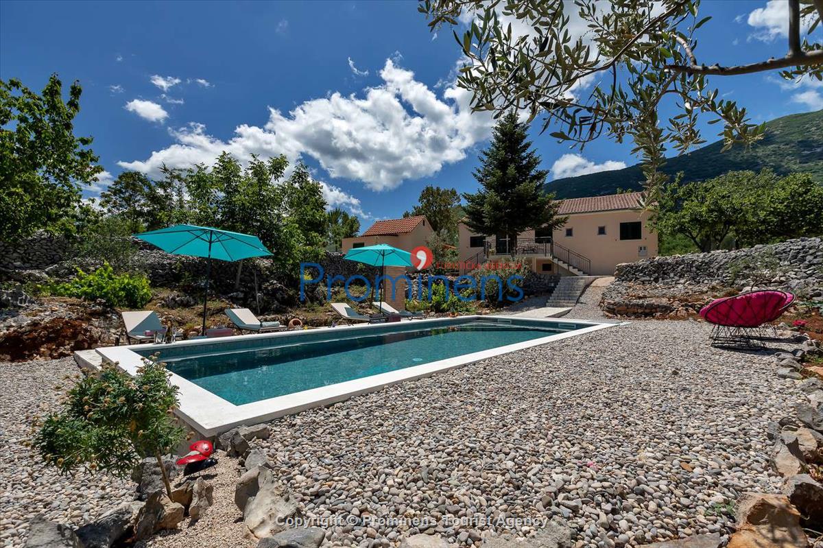 Entspannen Sie in der Ferienvilla Danica an der Makarska Riviera  Urlaub in einer komfortablen  alleinstehenden Villa mit privatem Pool 