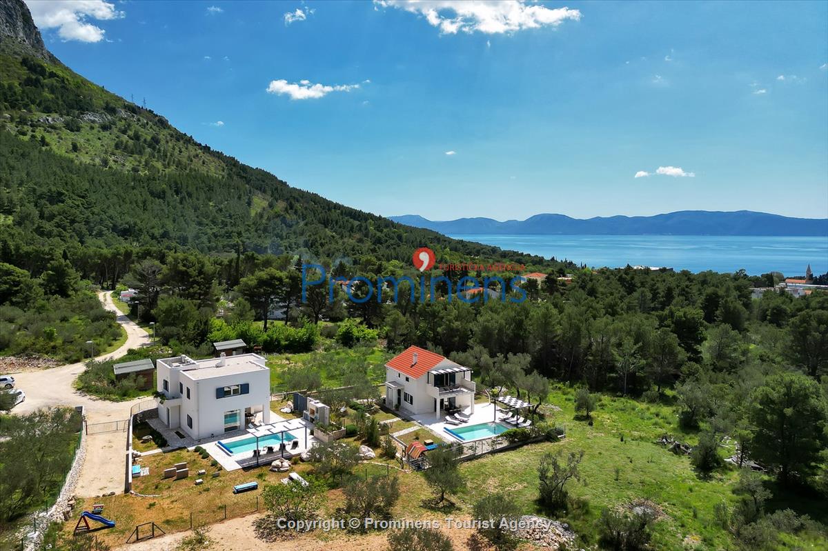  Ferienhaus mit beheiztem Pool und drei Schlafzimmern an der atemberaubenden Makarska Riviera in Kroatien