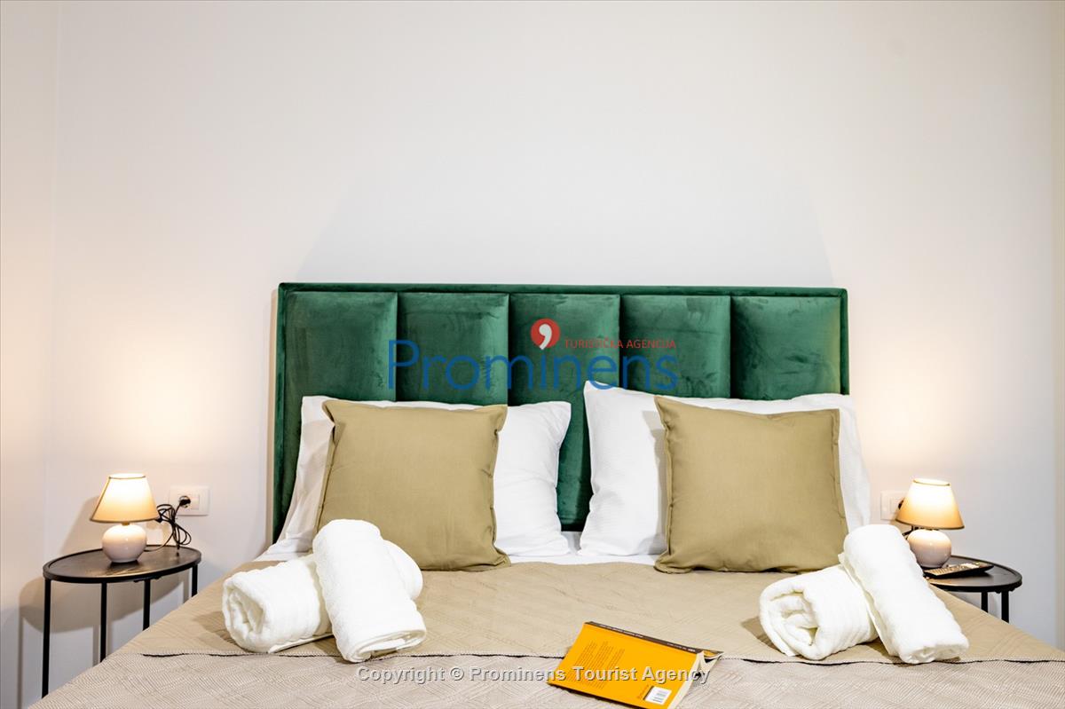 Ferienwohnung Rosmarin in Makarska – eine komfortable Unterkunft mit zwei Schlafzimmern, Balkon und Aufzug