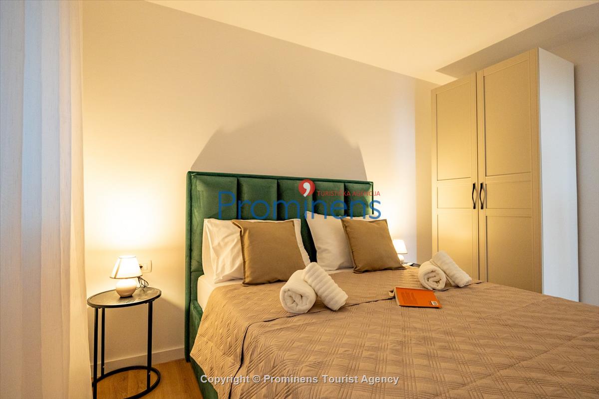 Ferienwohnung Rosmarin in Makarska – eine komfortable Unterkunft mit zwei Schlafzimmern, Balkon und Aufzug