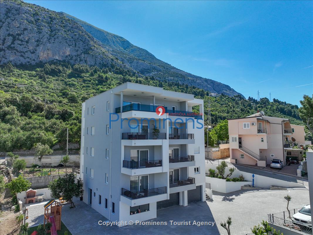Ferienwohnung Rosmarin in Makarska – eine komfortable Unterkunft mit zwei Schlafzimmern, Balkon und Aufzug