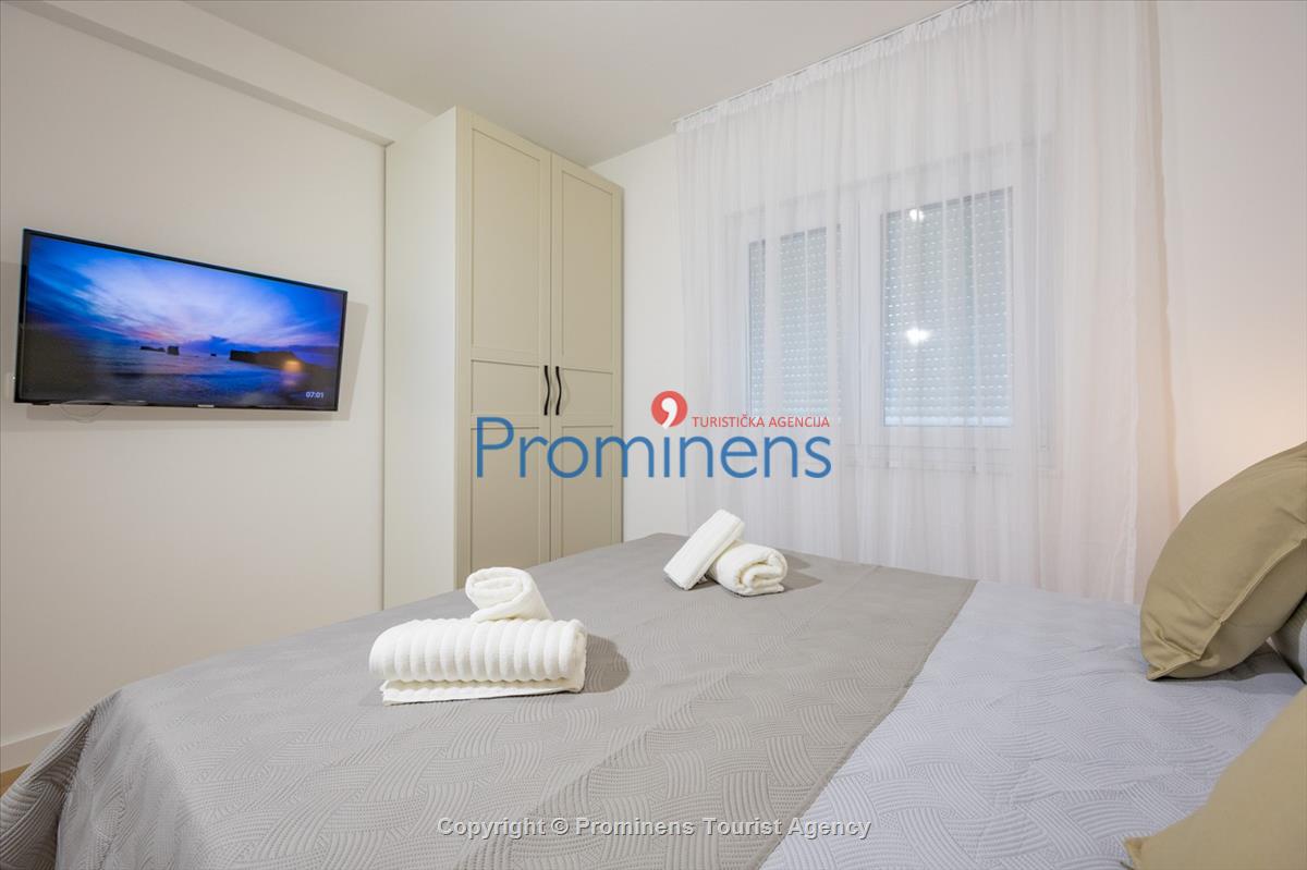 Ferienwohnung Rosmarin in Makarska – eine komfortable Unterkunft mit zwei Schlafzimmern, Balkon und Aufzug