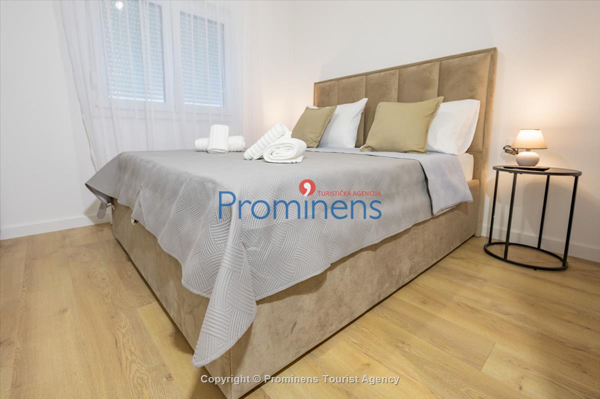 Ferienwohnung Rosmarin in Makarska – eine komfortable Unterkunft mit zwei Schlafzimmern, Balkon und Aufzug