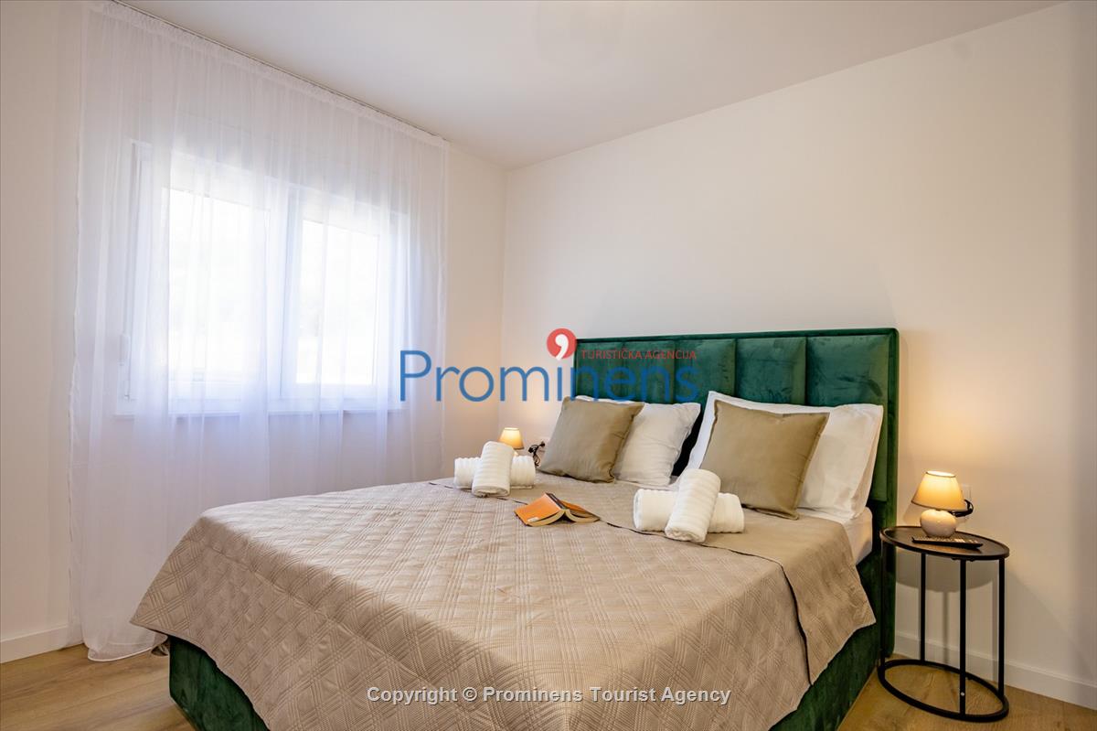 Ferienwohnung Rosmarin in Makarska – eine komfortable Unterkunft mit zwei Schlafzimmern, Balkon und Aufzug