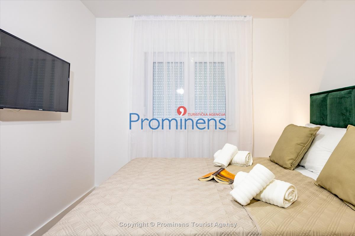 Ferienwohnung Rosmarin in Makarska – eine komfortable Unterkunft mit zwei Schlafzimmern, Balkon und Aufzug