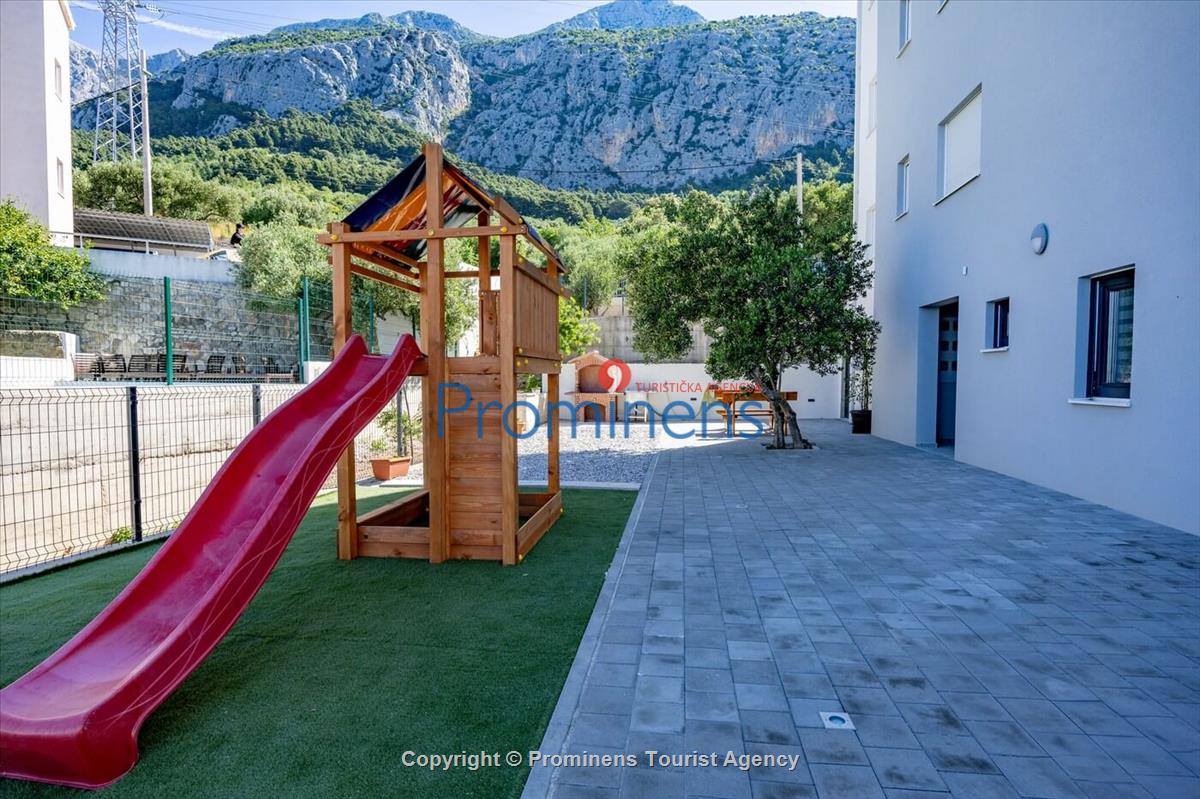 Ferienwohnung Rosmarin in Makarska – eine komfortable Unterkunft mit zwei Schlafzimmern, Balkon und Aufzug