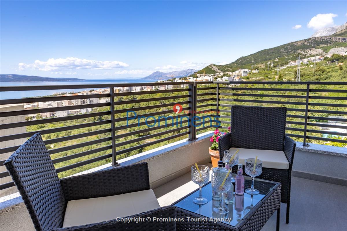 Ferienwohnung Rosmarin in Makarska – eine komfortable Unterkunft mit zwei Schlafzimmern, Balkon und Aufzug
