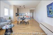 Ferienwohnung Rosmarin in Makarska – eine komfortable Unterkunft mit zwei Schlafzimmern, Balkon und Aufzug