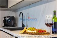 Ferienwohnung Rosmarin in Makarska – eine komfortable Unterkunft mit zwei Schlafzimmern, Balkon und Aufzug