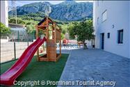 Ferienwohnung Rosmarin in Makarska – eine komfortable Unterkunft mit zwei Schlafzimmern, Balkon und Aufzug