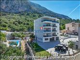 Ferienwohnung Rosmarin in Makarska – eine komfortable Unterkunft mit zwei Schlafzimmern, Balkon und Aufzug