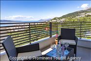 Ferienwohnung Rosmarin in Makarska – eine komfortable Unterkunft mit zwei Schlafzimmern, Balkon und Aufzug
