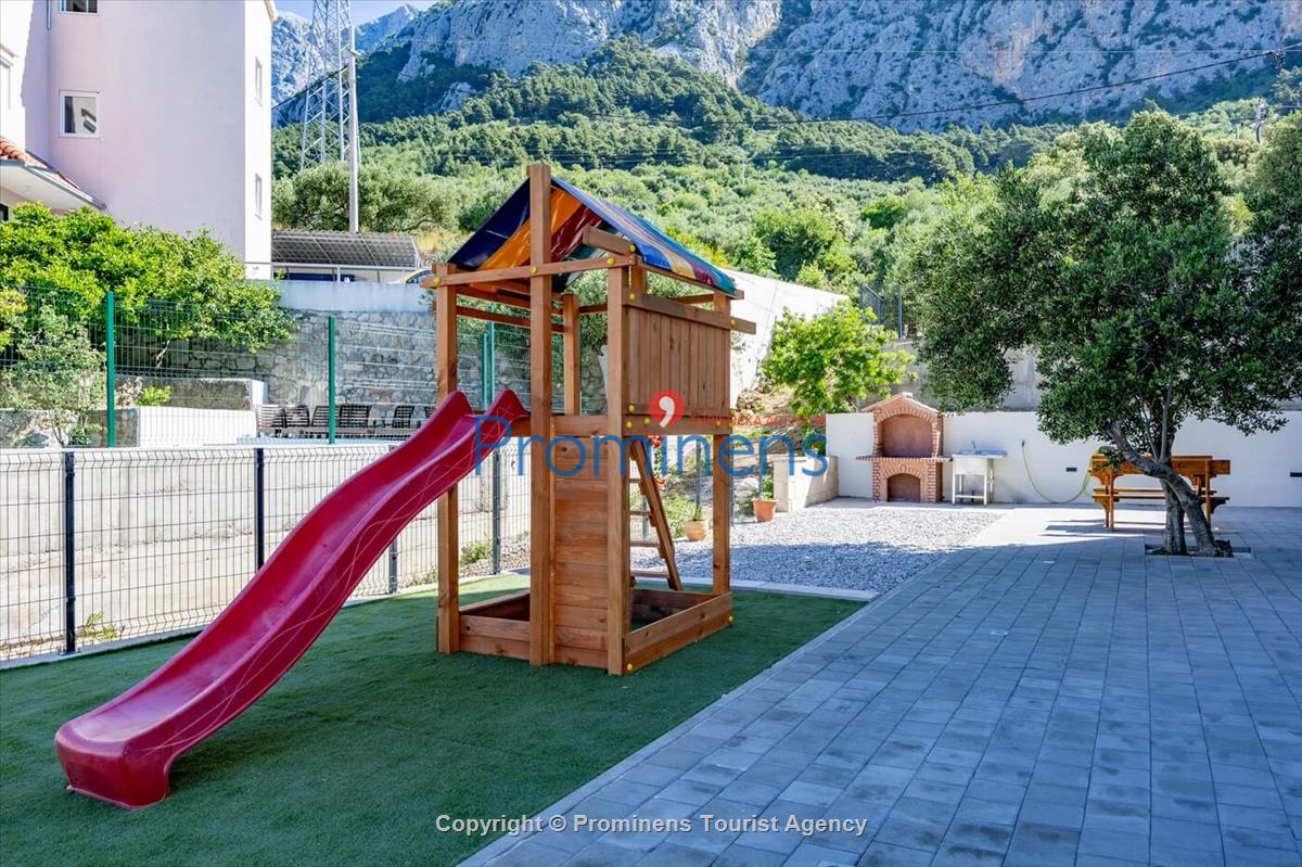 Ferienwohnung Makar in Makarska – eine komfortable Unterkunft mit zwei Schlafzimmern, Balkon und Aufzug